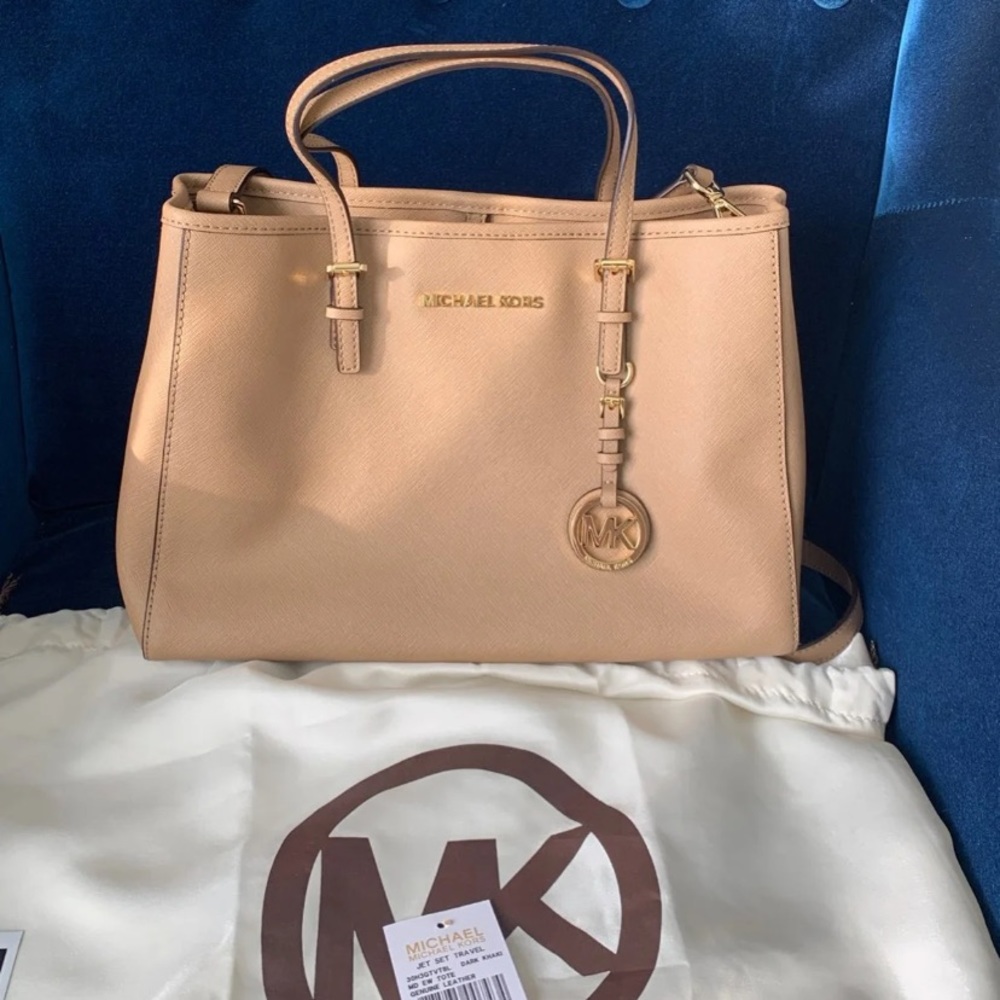 MK JST LG DRAWSTRING TOTE